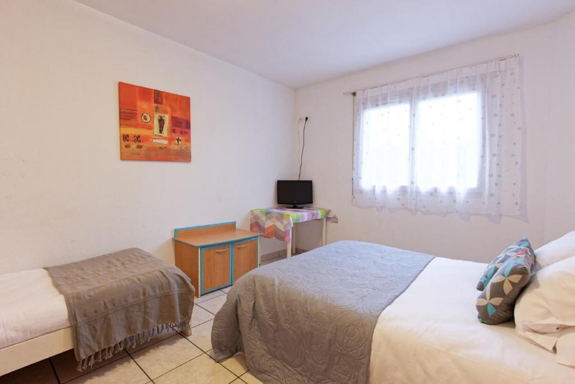 ชัวร์ โฮเทล บาย เบสต์ เวสเทิร์น เบซิเยร์ เลอ โมเนสตี Hotel Boujan-sur-Libron ภายนอก รูปภาพ