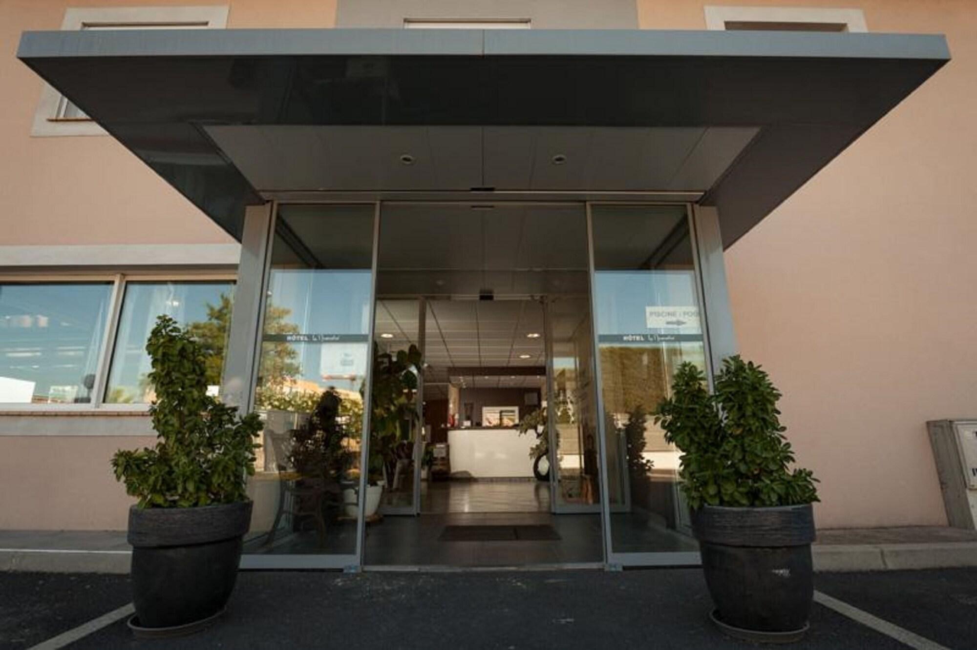 ชัวร์ โฮเทล บาย เบสต์ เวสเทิร์น เบซิเยร์ เลอ โมเนสตี Hotel Boujan-sur-Libron ภายนอก รูปภาพ